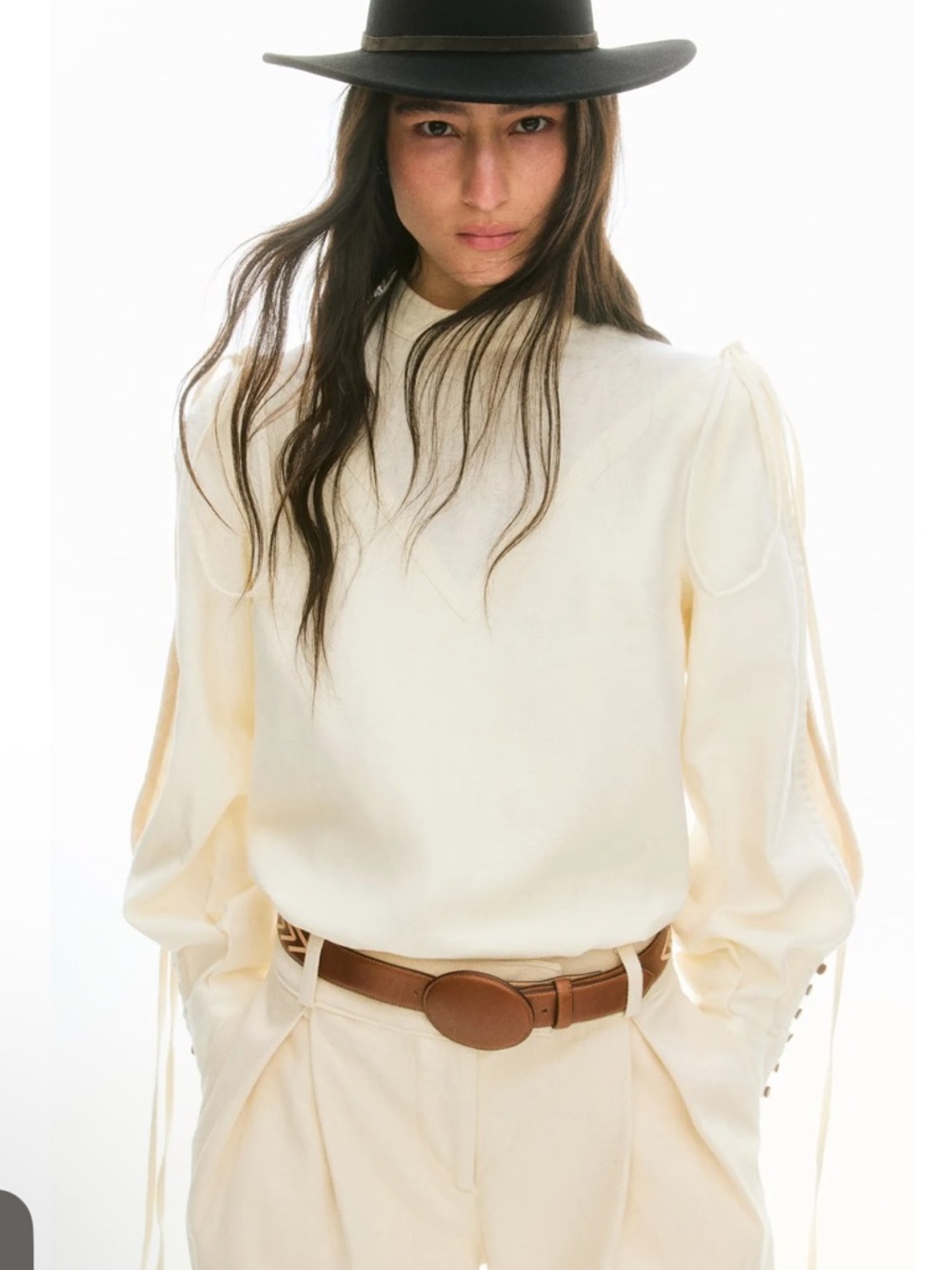 LORENA SARAVIA X H&M
Linen-Blend Blouse